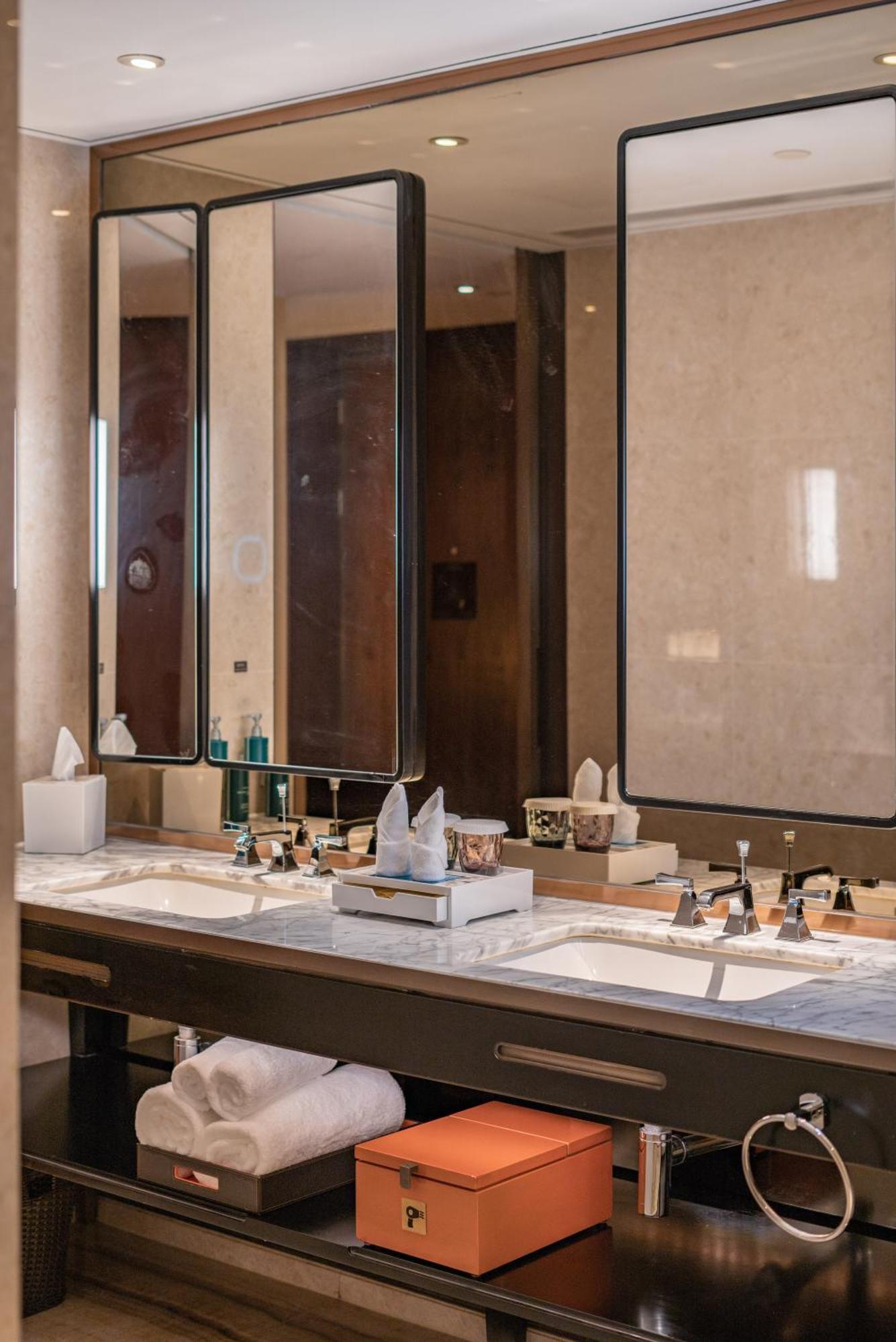 Hotel Hilton Fuzhou à Fuzhou  Extérieur photo
